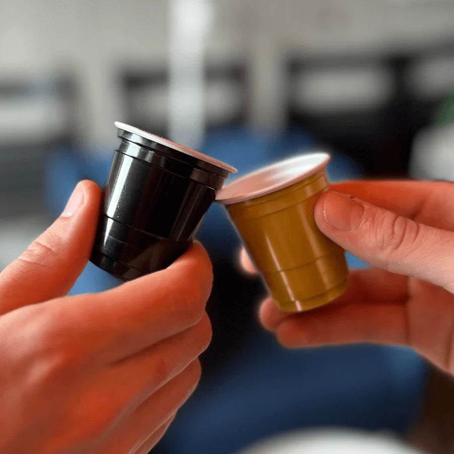 Goldene Beer Pong Shot Becher - 100 Stk. Schnapsbecher